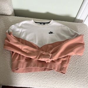 Women’s Nike cropped sweatshirt size large
